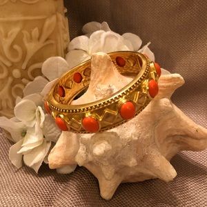 UPDATED! Julie Vos Siena Hinged Bangle Coral